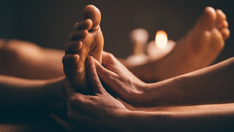 foot reflexology therapy